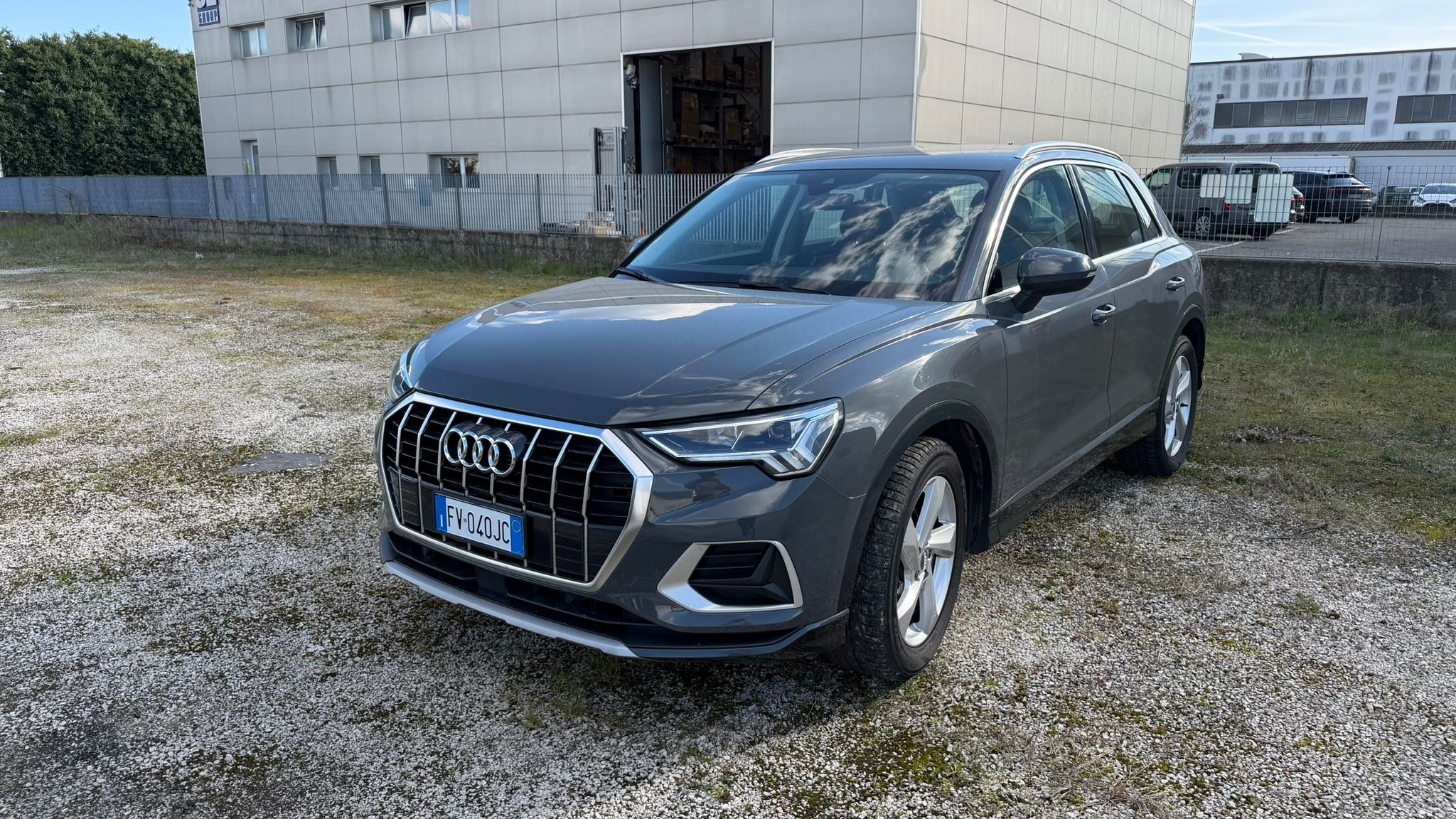 YaraAuto showroom - 4